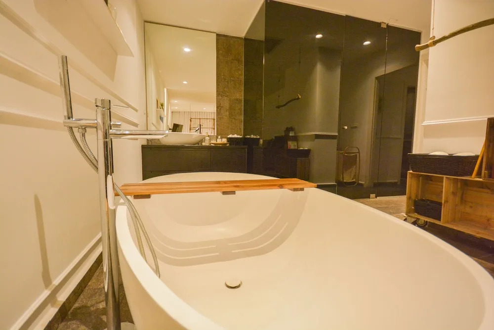 ILL Suites