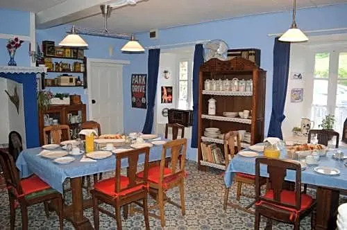 Le Pont de la Pierre Vintage B&B
