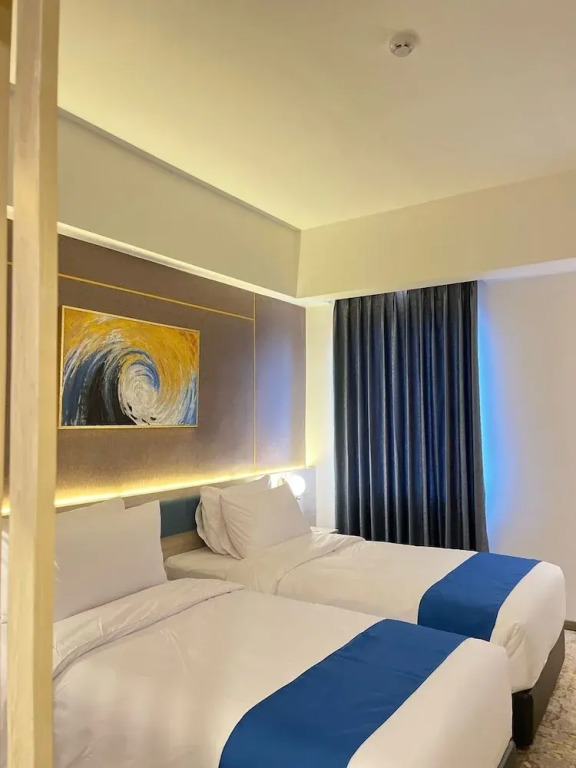 LYNN Hotel Tuban
