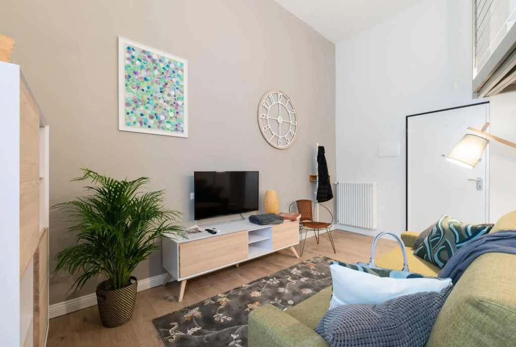 Living Walls Florence Apartments