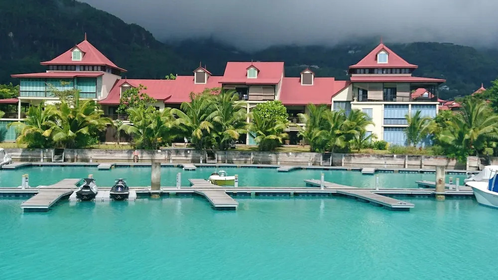 House With 3 Bedrooms in Mahé, With Wonderful sea View, Private Pool a