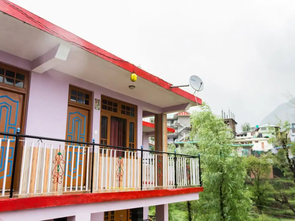 OYO 13846 Home Cozy Studio Naddi