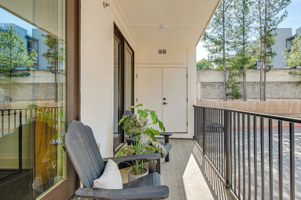 1 Mi Decatur Square New Condo Walkable to Marta