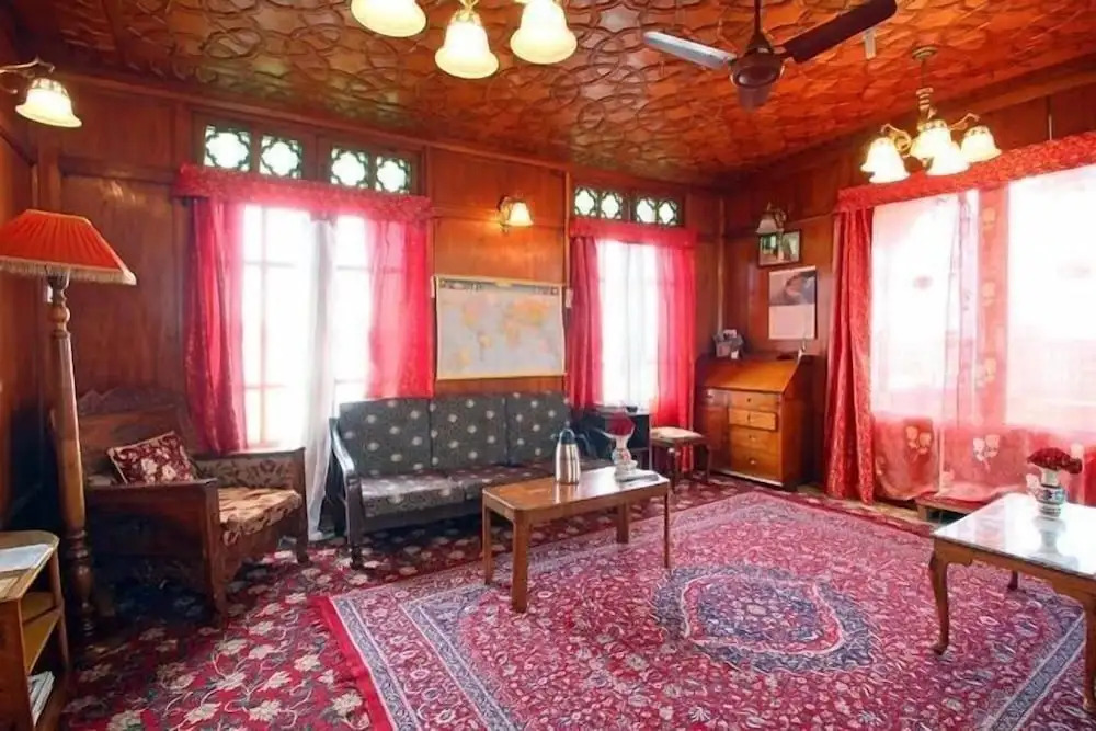 Houseboat Lily of Nageen