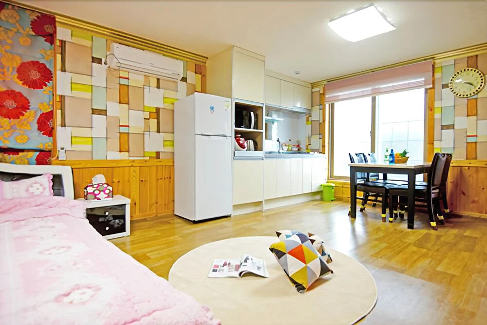 Geoje Dojangpo Pension