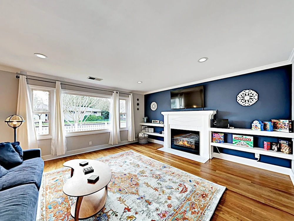 1665 James - 2 Br Home
