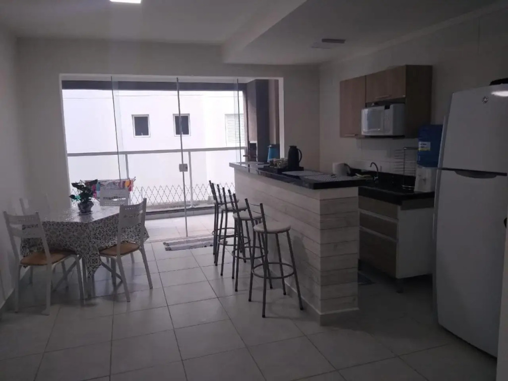 Ubatuba - Apartamento com Churrasqueira e Piscina