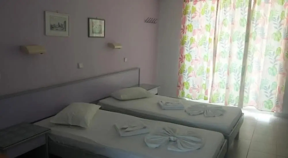 Lagonas Beach Hotel
