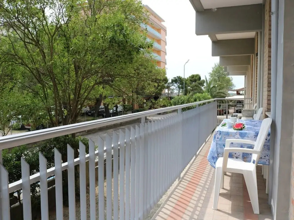 Beachfront Luminous Flat in Bibione