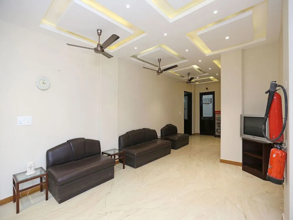 OYO 9606 City Centre Home