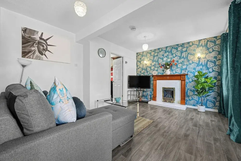 Cozy 3 bedroom house near hospital