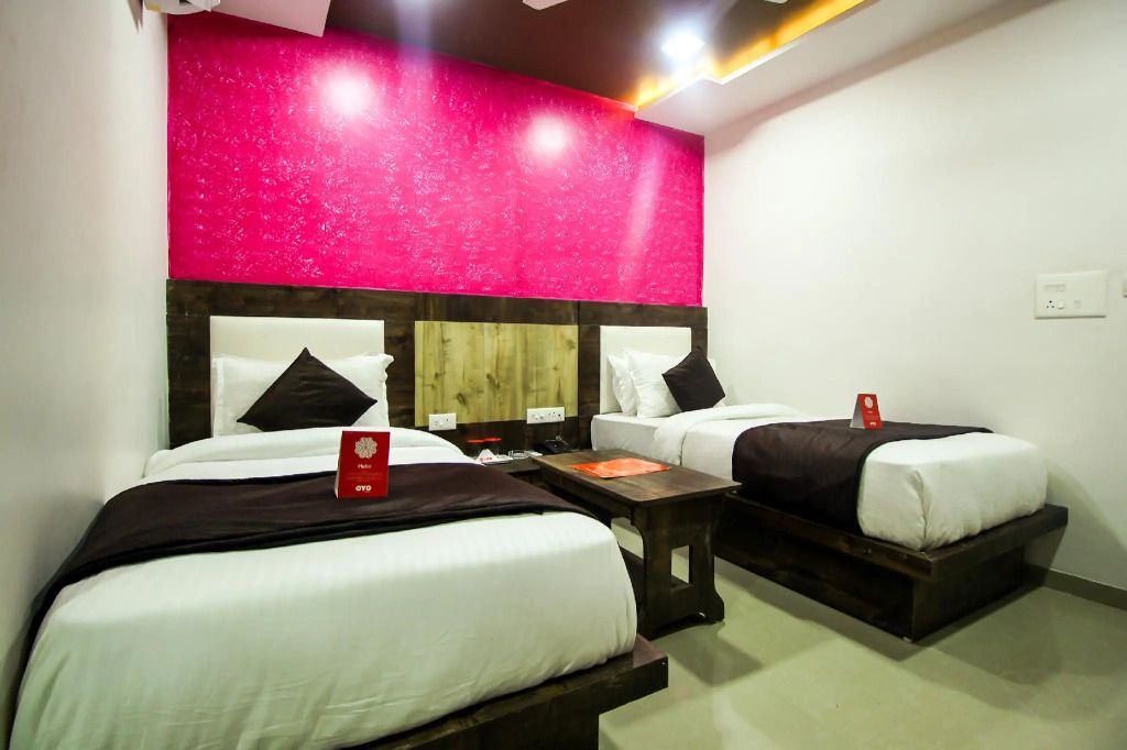 OYO 8864 Hotel Royal City