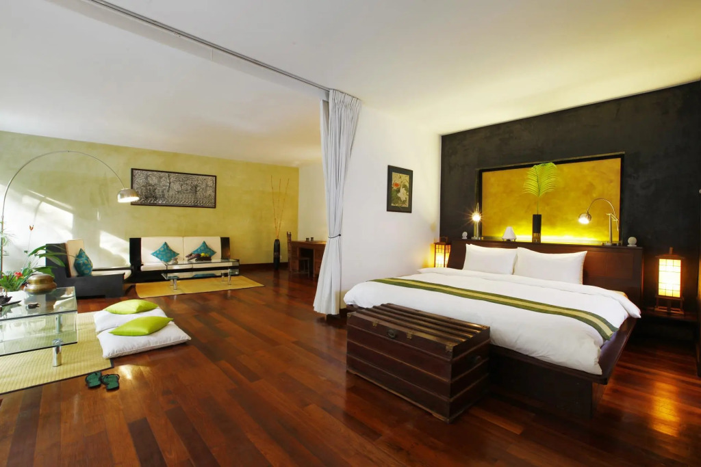 Отель Heritage Suites