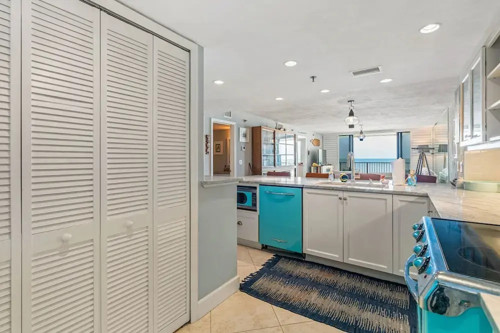 Ocean View 2B 2B Condo Pool New Smyrna FL