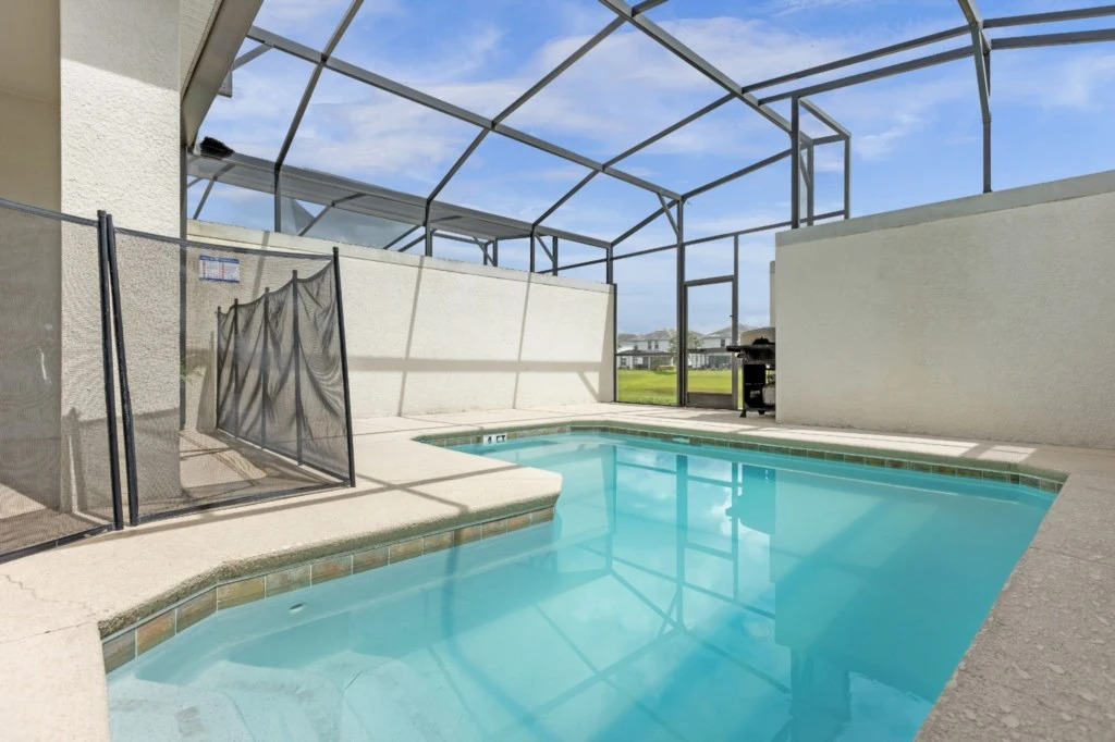 4 Bedrooms 3 Bathrooms Storey Lake 3135 Pp