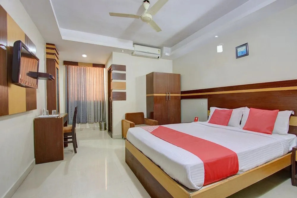 OYO 958 Hotel Greenwood Inn