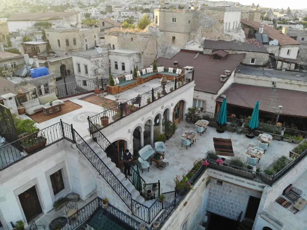 Caftan Cave Suites