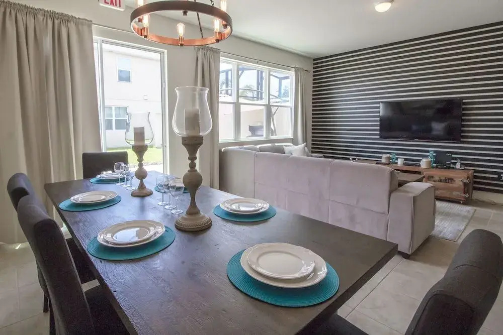 Compass Bay 3133