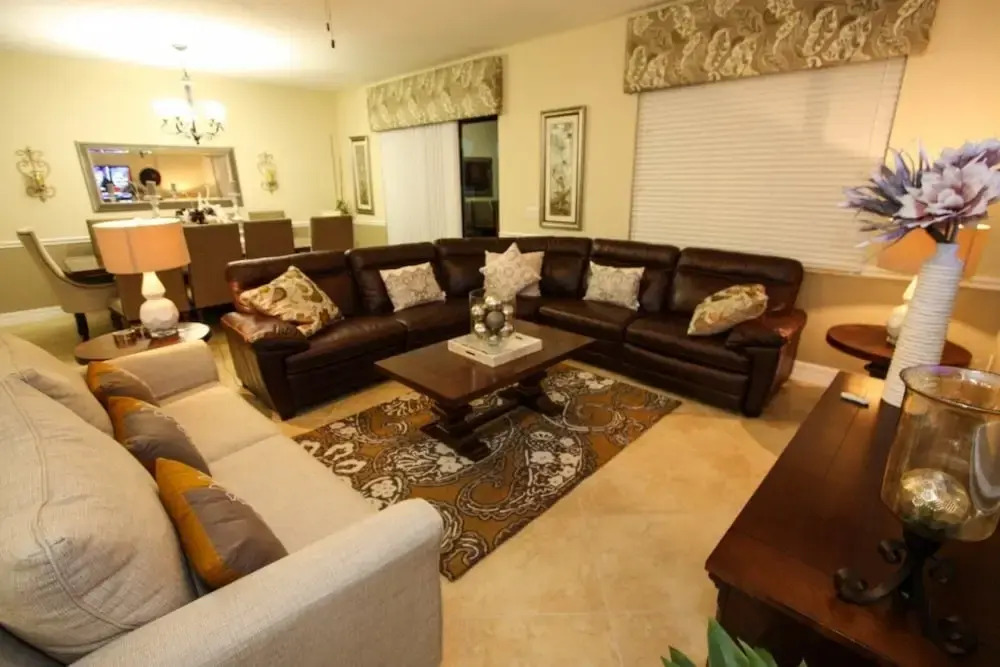 Beautiful 8 Bedroom 5 Bath Pool Home With Movie Theater