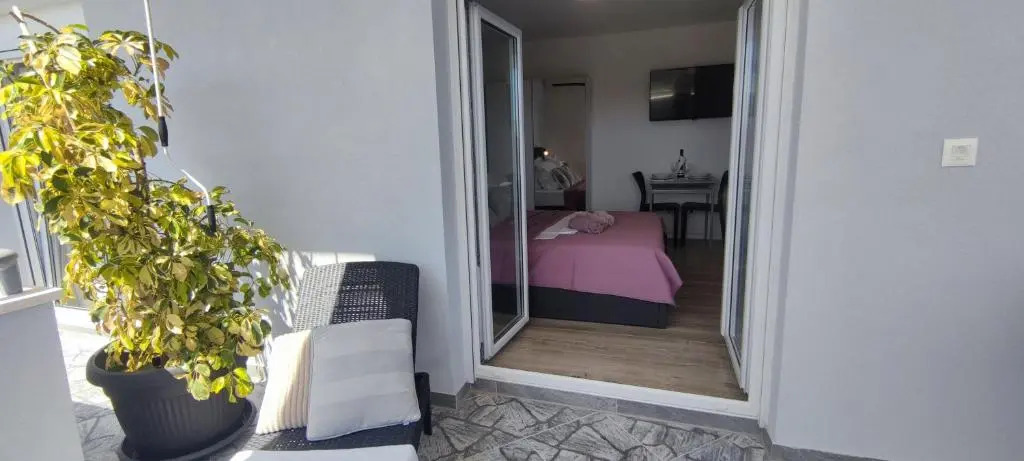 Rooms Lucky