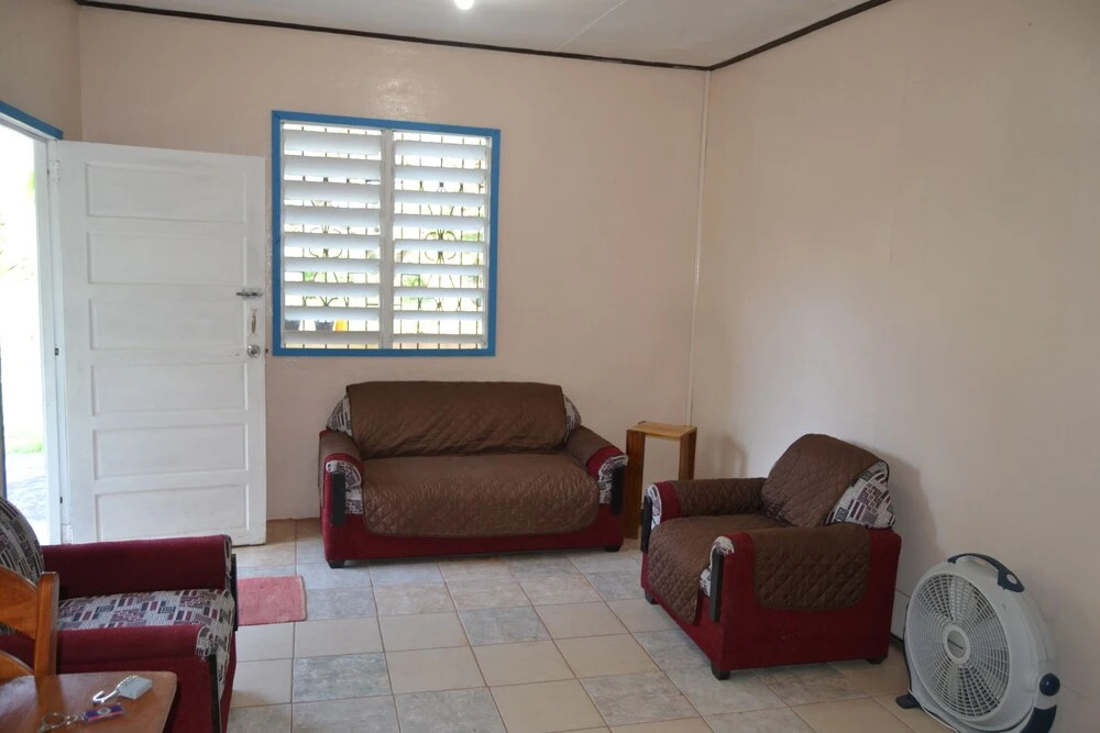 Budget Cheerful Entire Private Belizean One Bedroomed Home