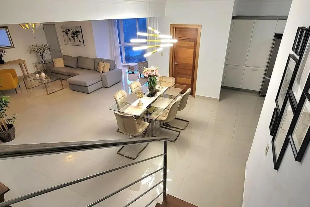 Amazing Ocean View Penthouse, 4 Bdrms, 4.5 Bths