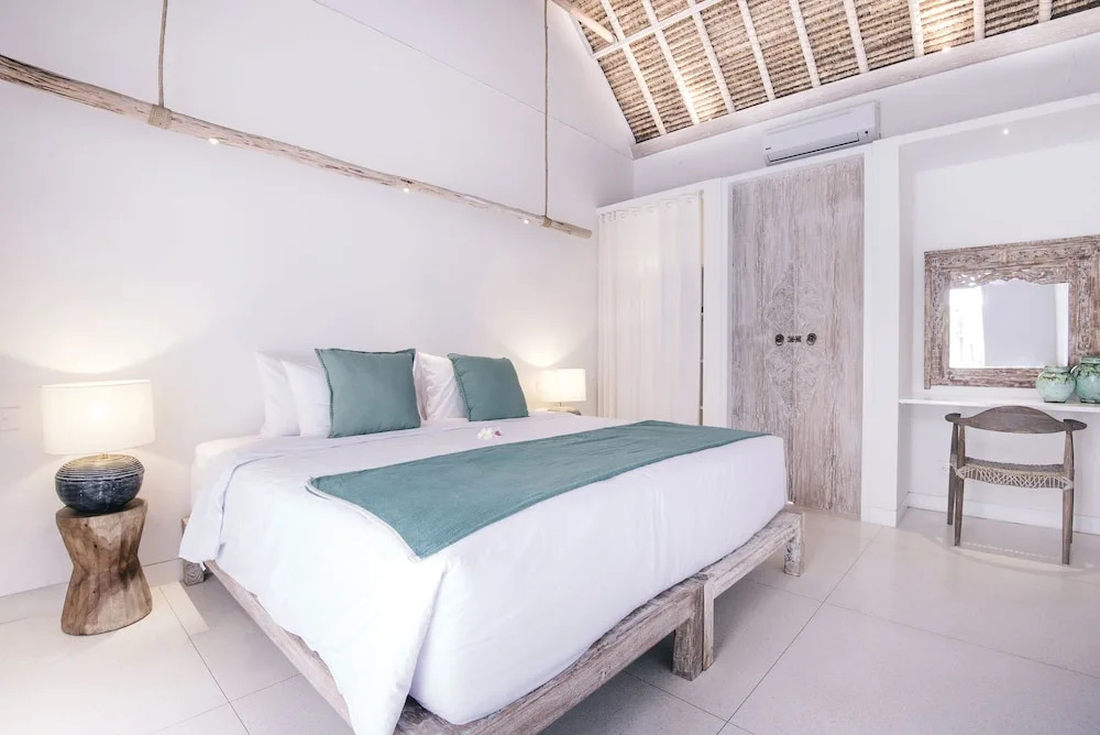 Lanussa Hill Villa