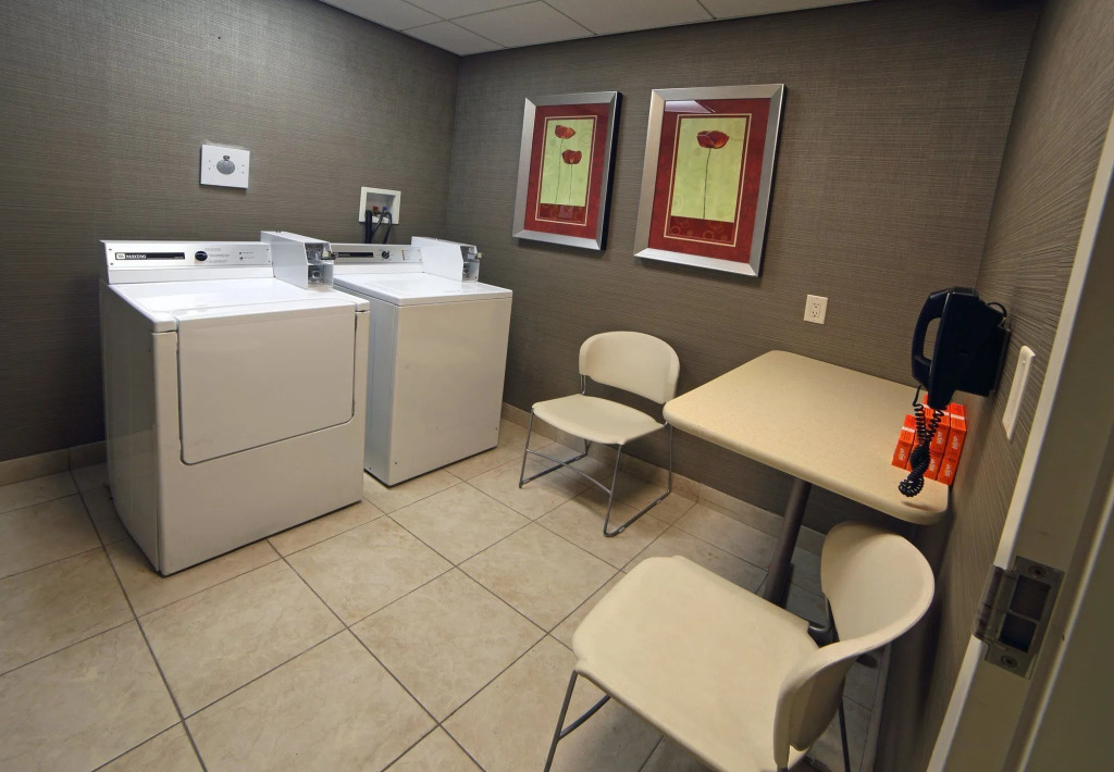 Courtyard by Marriott Hamilton
