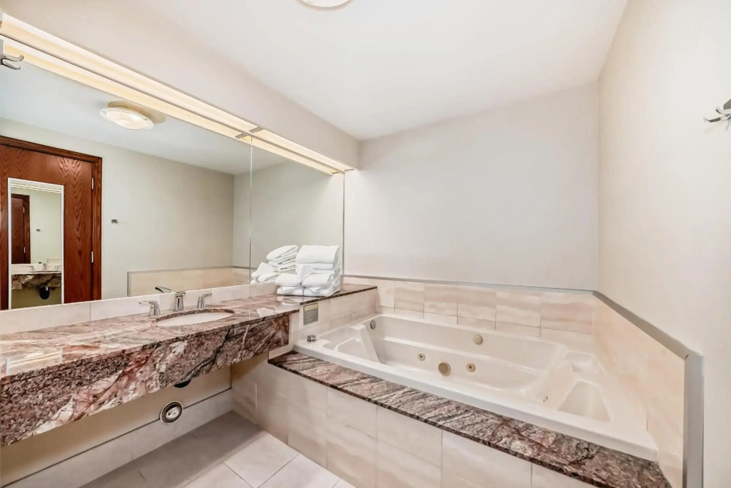 Jasper Inn & Suites by INNhotels