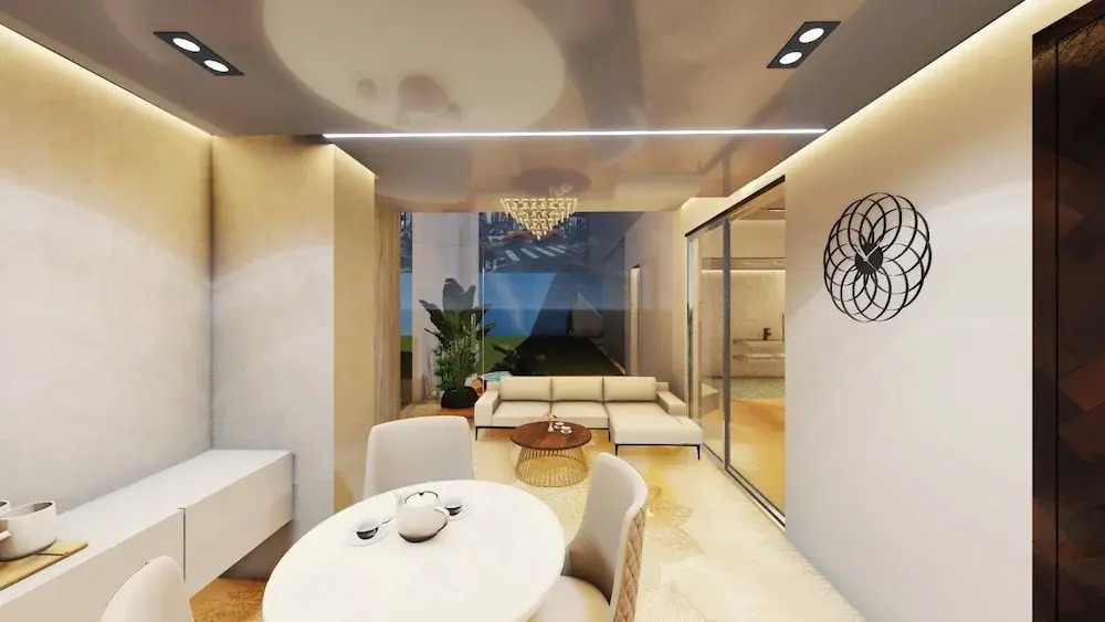 Monsoon Courtyard Luxury Hotel