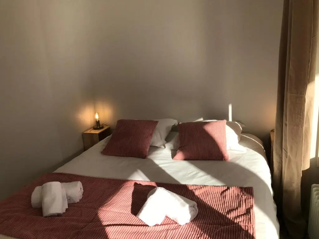 LE LYS D'OR - cosy et proche lac, balcon terrasse