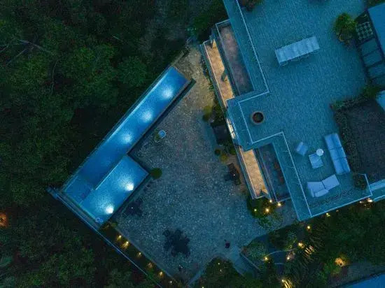 Seaside Seclusive Mansion