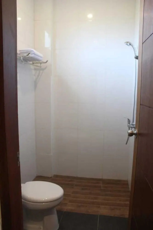 Grand Kuta Hotel Lombok - Pool - 43 inch Google TV - Strong 60Mbps WiFi - New Enhanced Management