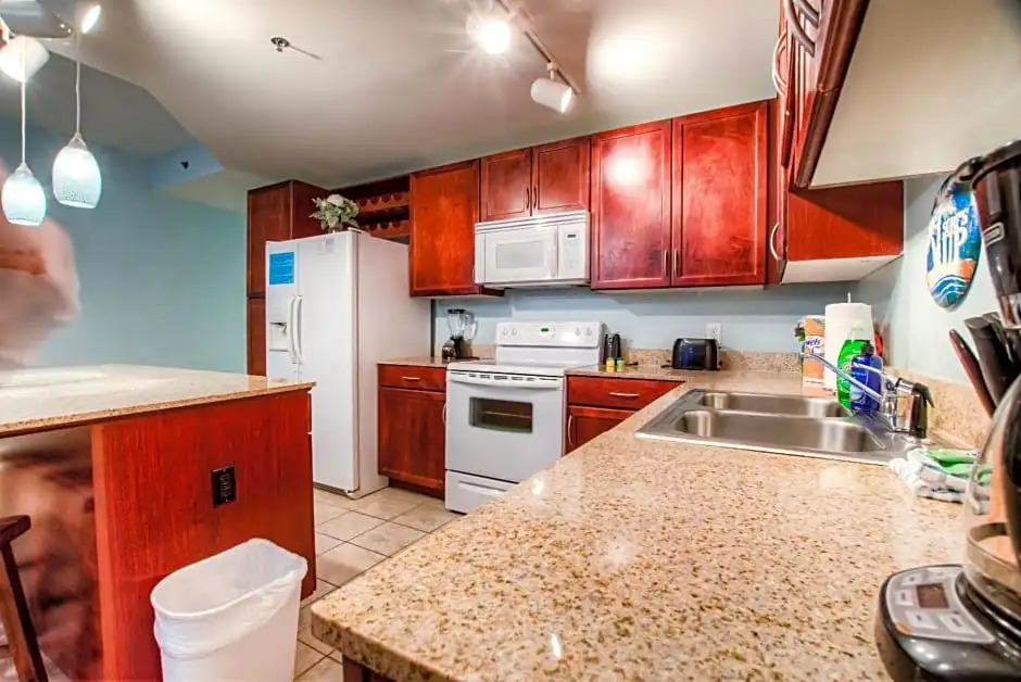 Laketown Wharf #638 by Nautical Properties