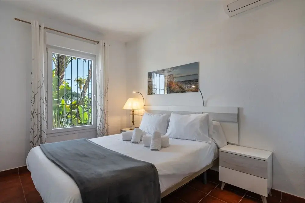 Spacious Chalet Close to the Beach
