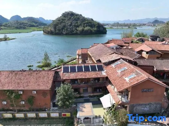Puzhehei Xianrenju Lake View Homestay