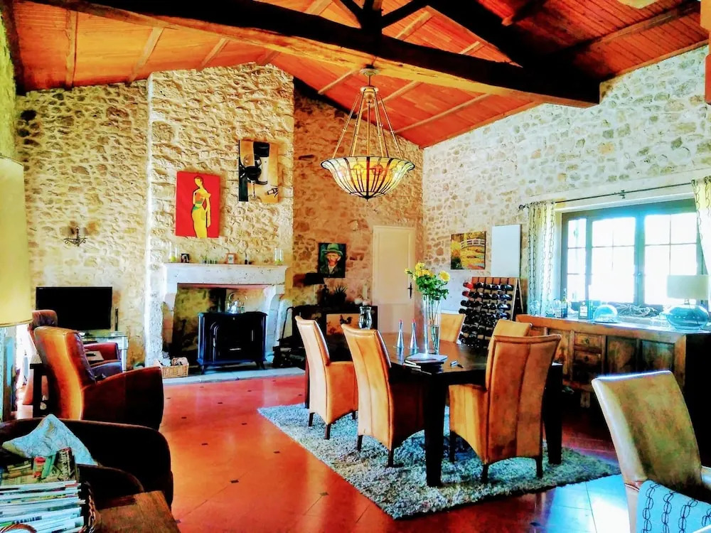 Luxe B&B maison á votre santé, in Bordeaux Wine Region