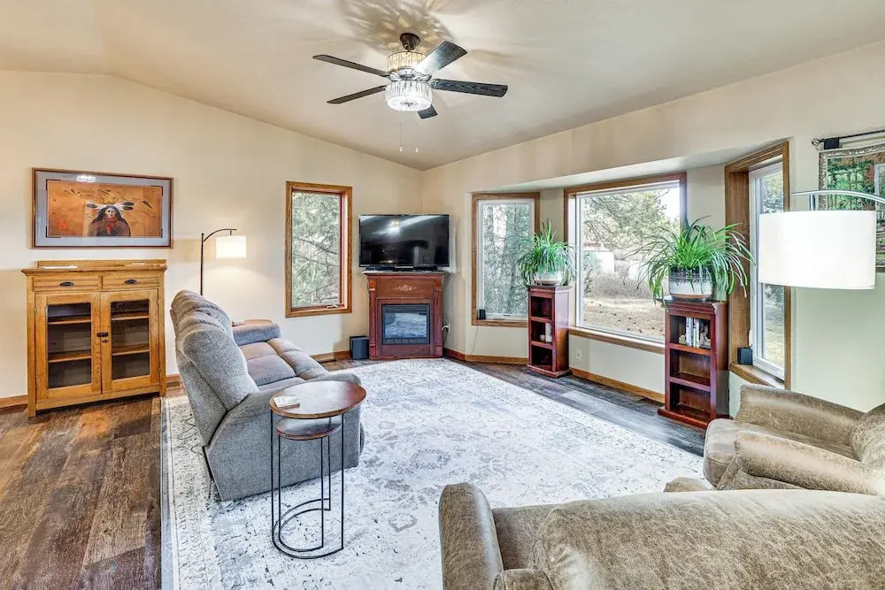 Scenic & Serene Rapid City Getaway on 1 1/2 Acres!