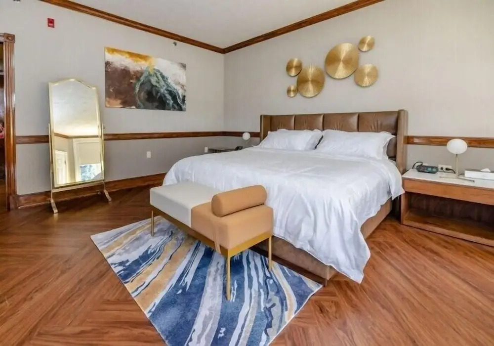 Chateau Merrimack Hotel & Spa