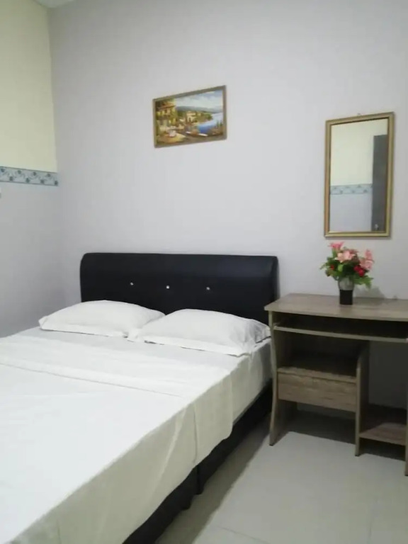 Beautiful Double Room With Ac in Kuching Center
