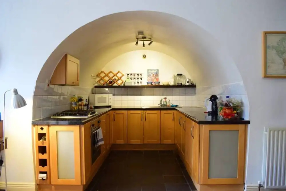 1 Bedroom Apartment In City Centre Location