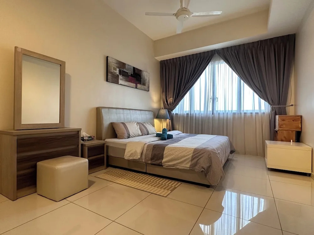 Premium Retreat Suite Icon City
