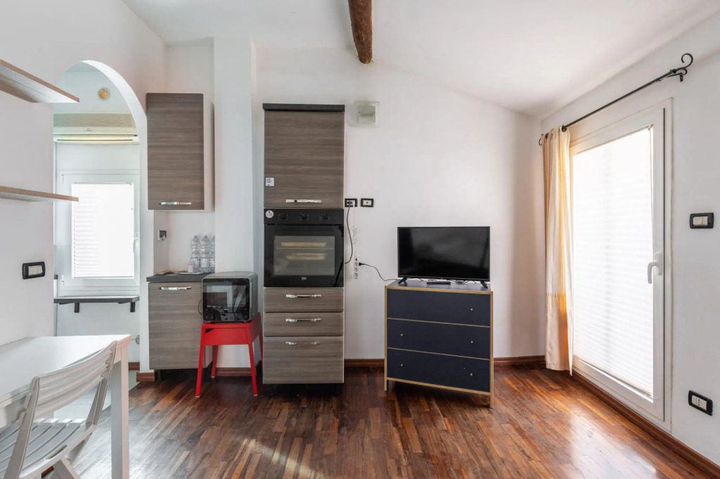 Studio Malcontenti con Terrazzo by Wonderful Italy