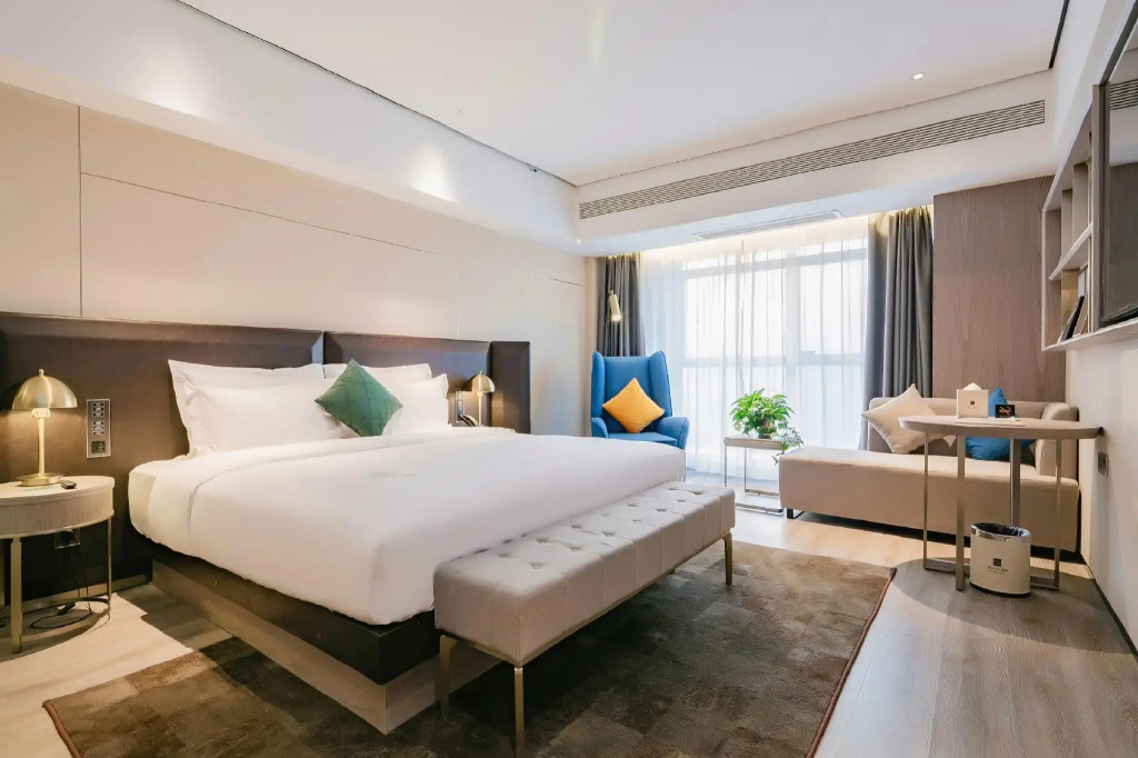 Echarm Plus Hotel (Xi'an Shirong International Bachenmen Subway Station)