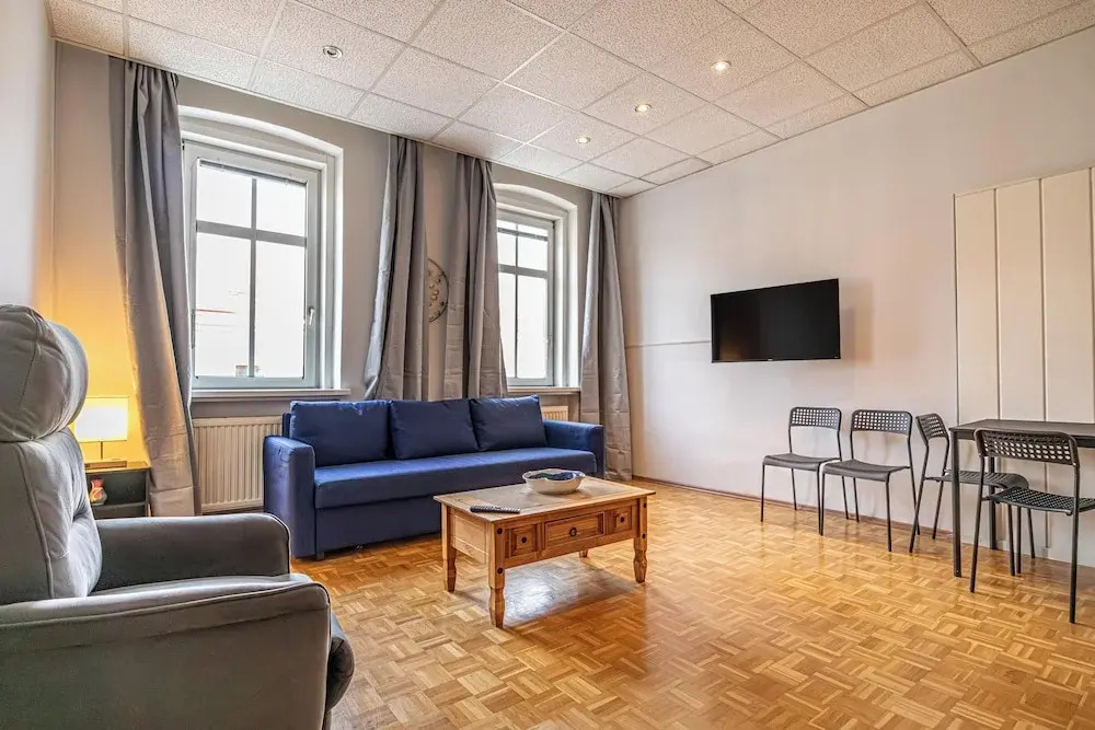 Family 2BR Apartment with Living Room