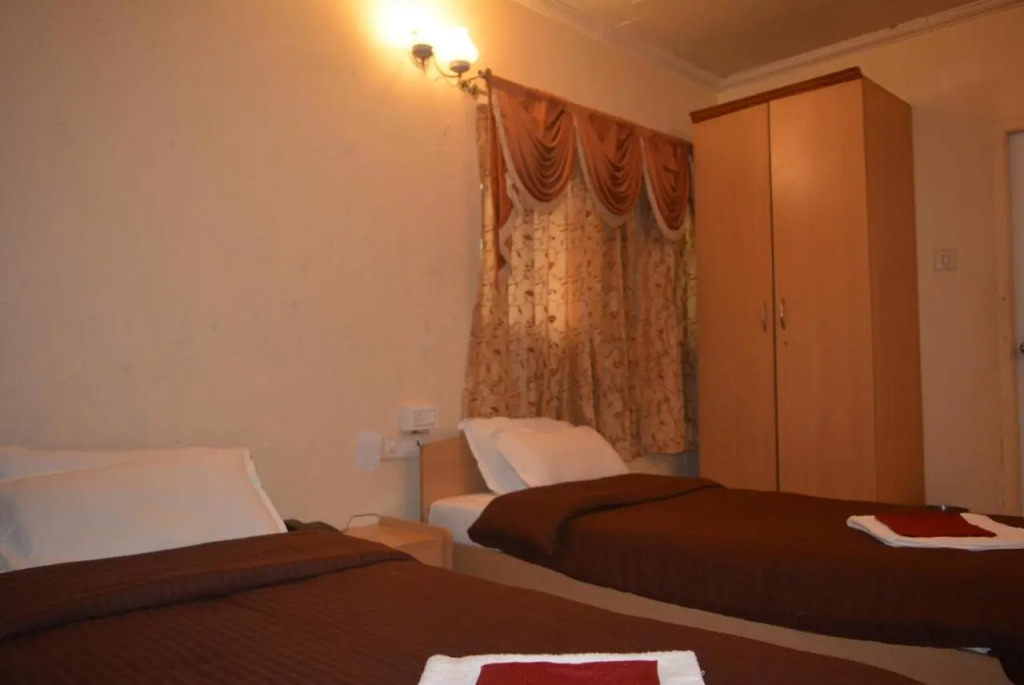 Hotel Poonam