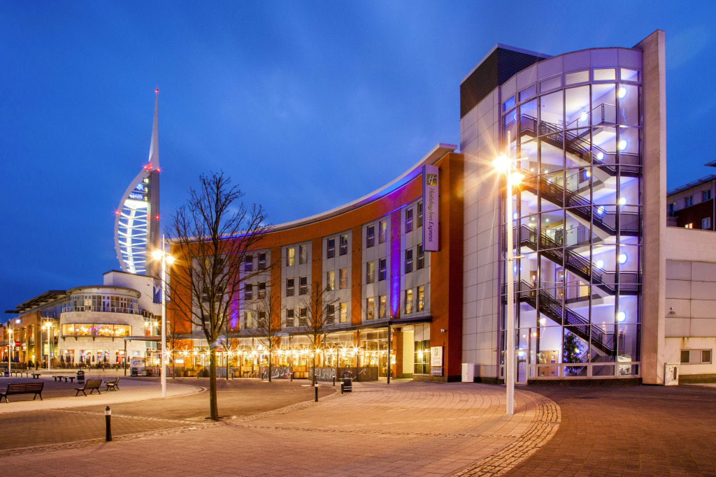 Holiday Inn Express Portsmouth Gunwharf Quays by IHG