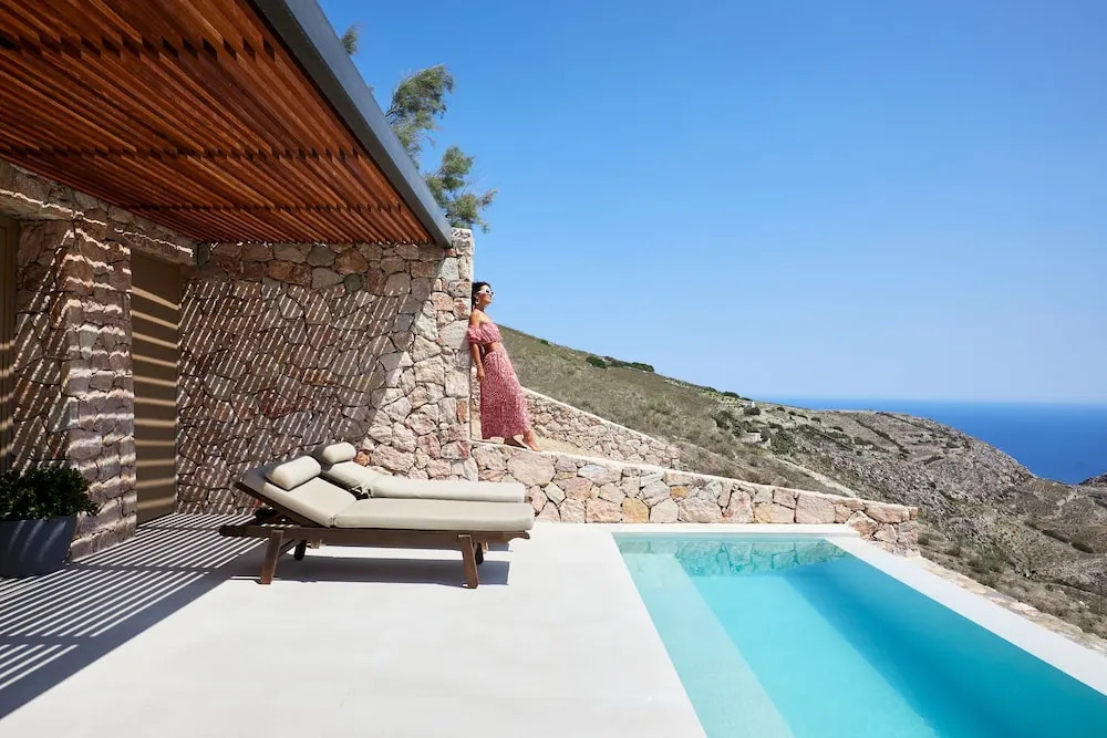 Santorini Sky, The Retreat