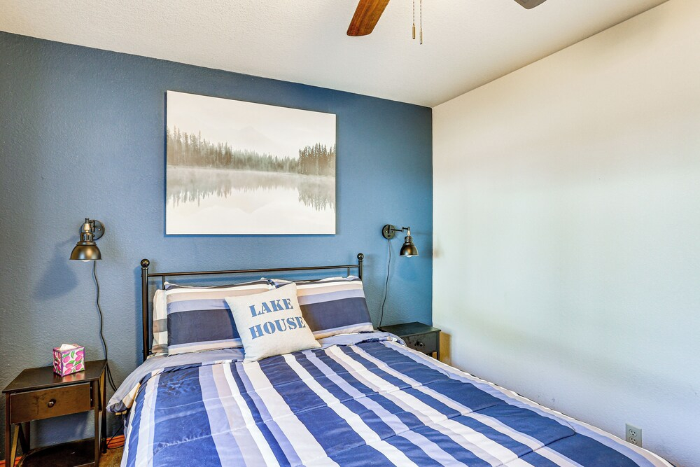 Private Boat Slip & Views: Lake Almanor Getaway!