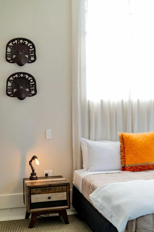 Poshtel